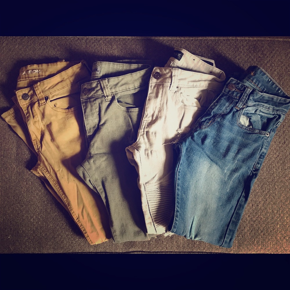 4 pairs of rue 21 jeans!